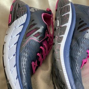 Hoka Gaviota Dynamic Stability size 9 Female